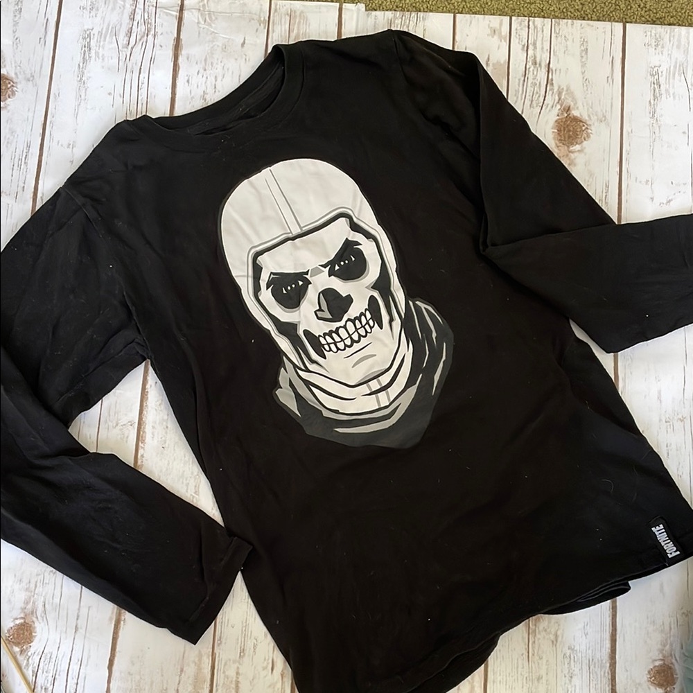 Fortnite Black Long Sleeve Skull Tee